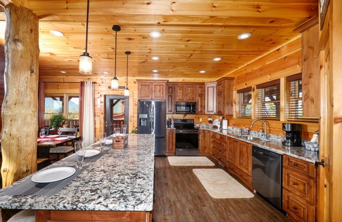 Sevierville Cabin | Stunning Mnt. Views, 4 Luxury King Br/6 Bath, Hot tub, Theater/Game rooms