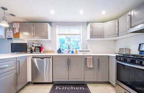 Kemblesville Apartment | Stunning modern 2 BD apt close to Christiana Hosp