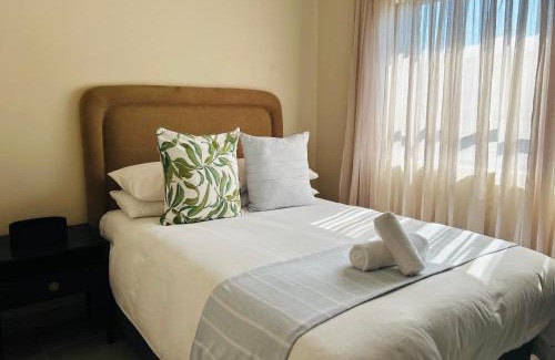 Greater Johannesburg Metropolitan Area Apartment | Stunning modern 2 bedroom apartment in Waterfall Ridge