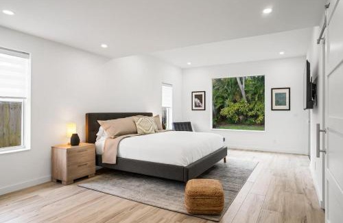 Delray Beach House | Stunning Modern Coastal Villa - The Three Palms