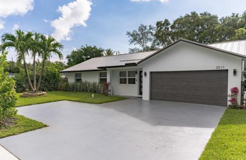 Delray Beach House | Stunning Modern Coastal Villa - The Three Palms