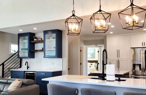 Central Okanagan House | Stunning Modern Cottage at La Casa Lakeside Resort