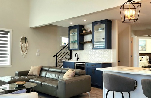 Central Okanagan House | Stunning Modern Cottage at La Casa Lakeside Resort