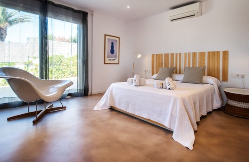 Punta Prima Villa | Stunning modern villa, with big pool and sea views, two minutes from the beach