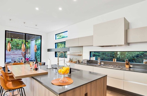 Carthay Circle House | Stunning Modern Villa - Walk to the Grove LA