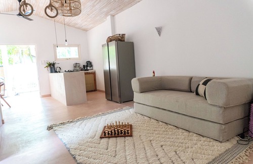 Kathaluwa Villa | Stunning Modern Villa + Private Pool 250m to Sea