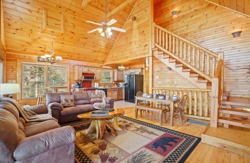 Hemlock Hills Cabin | Stunning Mountain Cabin w/Hot tub
