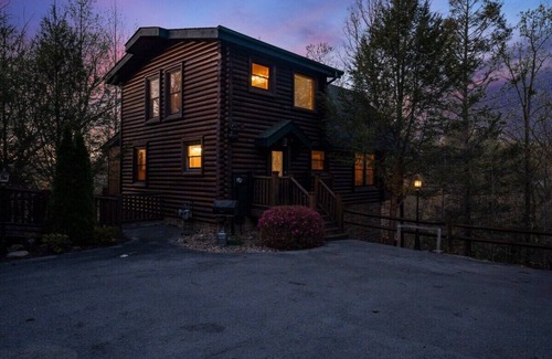 Hemlock Hills Cabin | Stunning Mountain Cabin w/Hot tub