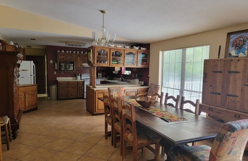 Montlake House | Stunning Mountain Lake, Private Forest, Beautiful 4 BR & 4 BA