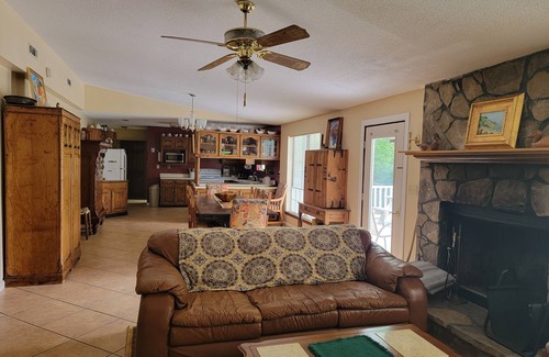 Montlake House | Stunning Mountain Lake, Private Forest, Beautiful 4 BR & 4 BA