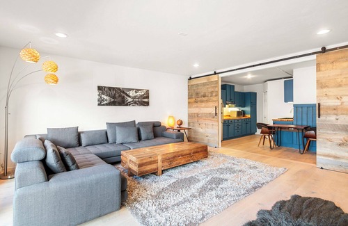 Forest Hills House | Stunning Mountain Modern Home, Breathtaking Views Of Slopes Minutes From Gondola