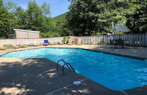 Lincoln Condo | Stunning Mountain Views! Cozy Studio Resort Condo