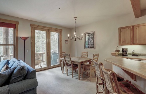 Keystone Condo | Stunning Mountain Views/Vaulted Ceilings/Hot Tub Access/Private Patio