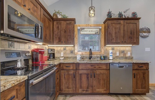Chalet Village North Cabin | Stunning Mountainside Cabin with Panoramic Views, Hot Tub, Game Room + Pool Acce