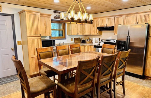 Sevierville Cabin | Stunning Mtn View Retreat w/Kids' Treehouse, Hot Tub, Video Wall & Pool Table.