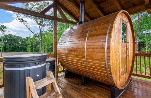 Ranger Cabin | Stunning Mtn Views + Hot Tub + Sauna + Game Room