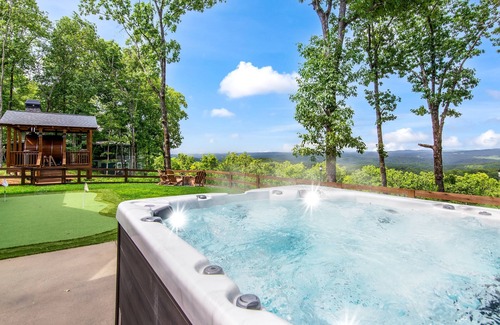 Ranger Cabin | Stunning Mtn Views + Hot Tub + Sauna + Game Room