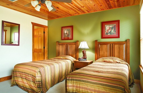 Gruene Resort | Stunning natural bridge caves!