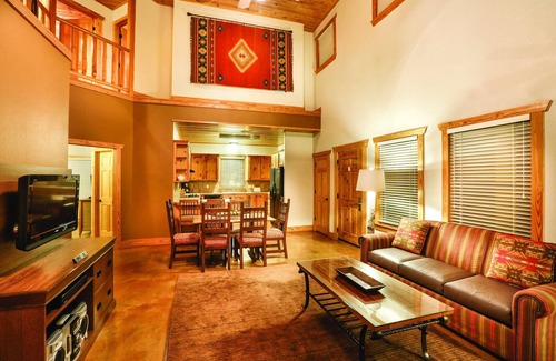 Gruene Resort | Stunning natural bridge caves!