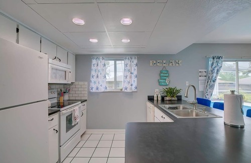 Spring Hill House | Stunning "Nature Coast"FL Salt-water Pool getaway
