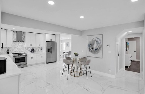 Deerfield Beach Villa | Stunning New Pool Jacuzzi 7BR Game Room Walk to the beach