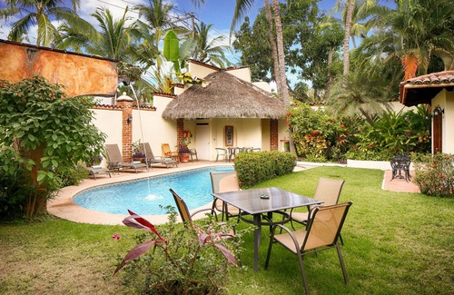 North End Villa | Stunning! New Remodel of Famous Villa. Steps to Beach and town.