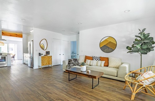 East Pasadena House | Stunning Newly Remodeled Home with Gorgeous Sunroom