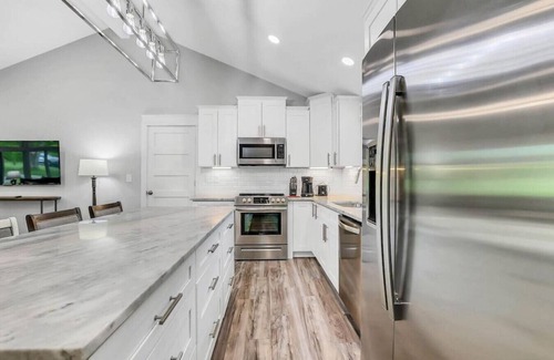 Hendersonville House | Stunning North Nashville Retreat - Visit us at The Bunk House! NEW LISTING