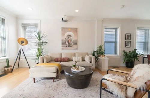 City Park West Apartment | Stunning Oasis City Center 420