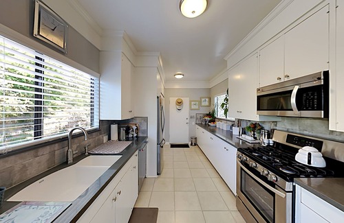 Toro Canyon House | Stunning Ocean & Mountain Views in Tranquil Setting