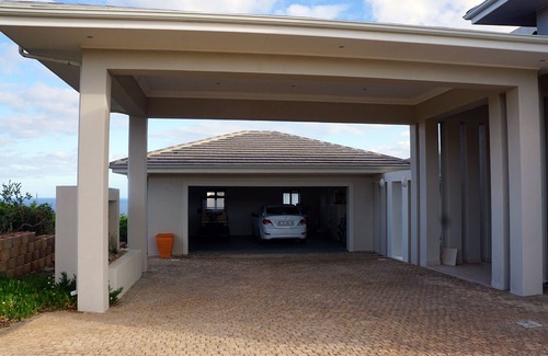 Pinnacle Point Villa | Stunning Ocean Views with the Peace of the Fynbos!