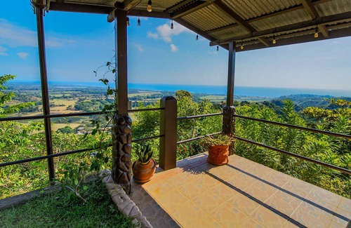 Jaco House | Stunning ocean view home with terrace, pool & full kitchen/WiFi !