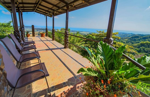 Jaco House | Stunning ocean view home with terrace, pool & full kitchen/WiFi !