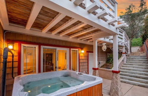 Sunset Cliffs House | Stunning ocean view home with WiFi, central AC, hot tub - snowbirds welcome