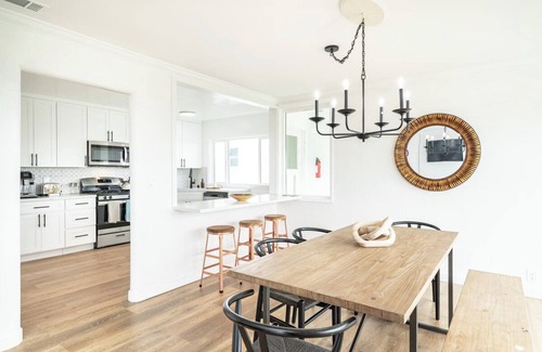Fort MacArthur House | Stunning Ocean View Spanish House Sleep 12 Comfy