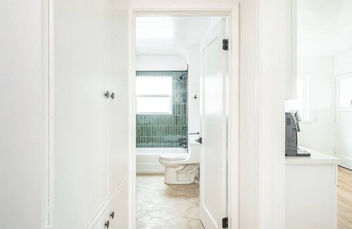 Fort MacArthur House | Stunning Ocean View Spanish House Sleep 12 Comfy