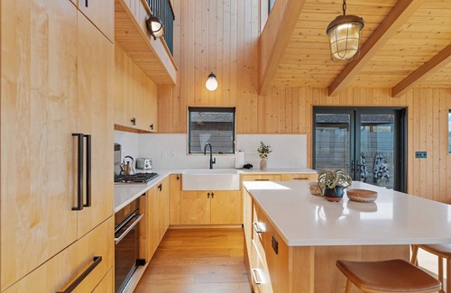 Manzanita House | Stunning oceanfront home with amazing views and Hot Tub!