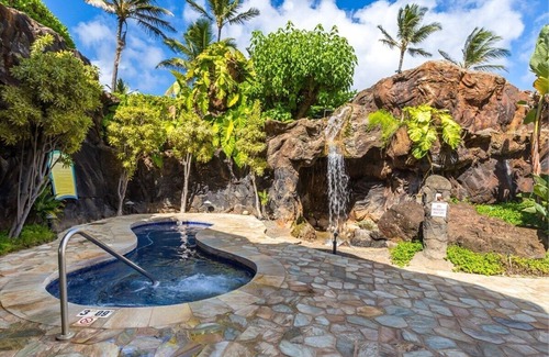 Hanamaulu Condo | Stunning Oceanview Room, Beachfront Resort, 4 Pools, 2 Jacuzzis, Restaurants