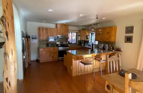 Flagstaff Cabin | Stunning OFF-GRID Cabin Retreat! Quiet and Private !
