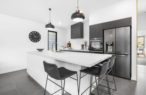 Anglesea House | Stunning on Noble! Su