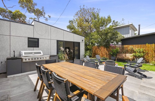 Anglesea House | Stunning on Noble! Su