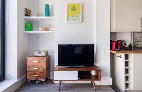 Battersea Apartment | Stunning One Bedroom Apartment next to Battersea Park