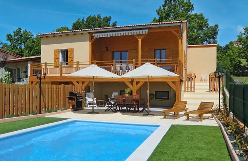 Mallefougasse-Auges House | Stunning private villa for 8 guests with private pool, WIFI, TV, terrace and parking