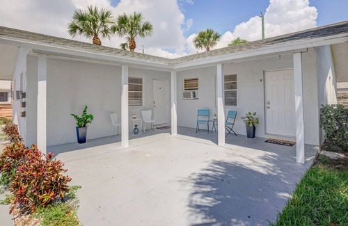 Lake Worth Apartment | *Stunning* Palm Beach CTY HOT 7Guest 5min 2 Beach*