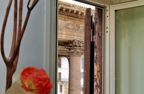 Rome City Centre Apartment | Stunning Pantheon View experience in the heart of Rome