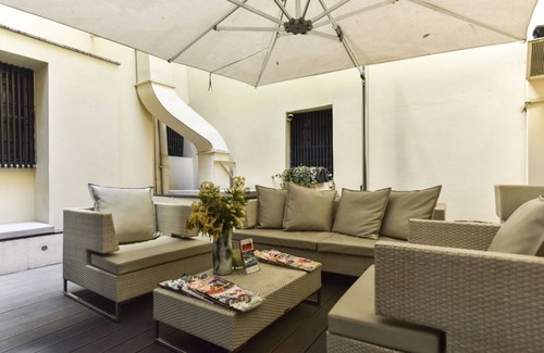 Rione VIII Sant'Eustachio Apartment | Stunning Pantheon View from terrace