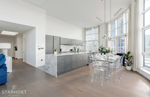 Vintry Apartment | Stunning Penthouse with River Views in Battersea