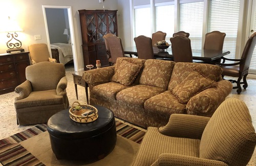 Wichita Falls House | Stunning Poolside Guest House - Historic Morningside