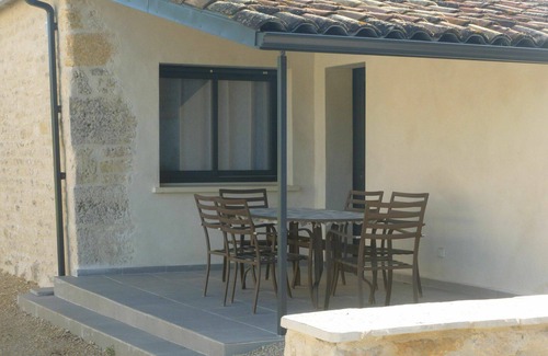 Lalbenque Villa | Stunning private villa for 6 people with WIFI, A/C, TV, terrace, pets allowed and parking