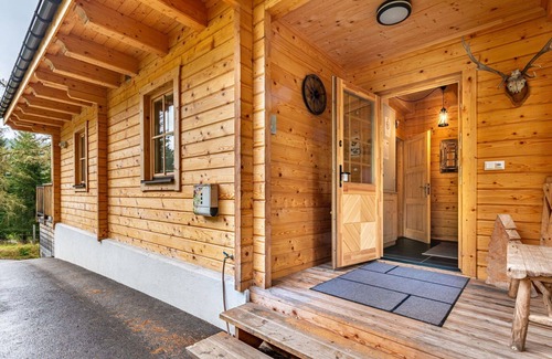 Albeck House | Stunning private villa for 8 people with WIFI, TV and balcony